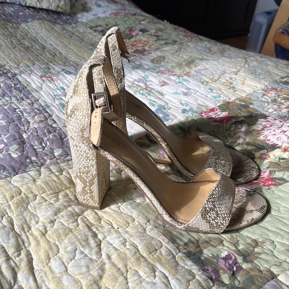 Golden snake heel sandals - Picture 2 of 7